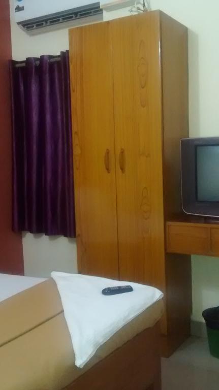 Central Saphire Residency Guest house